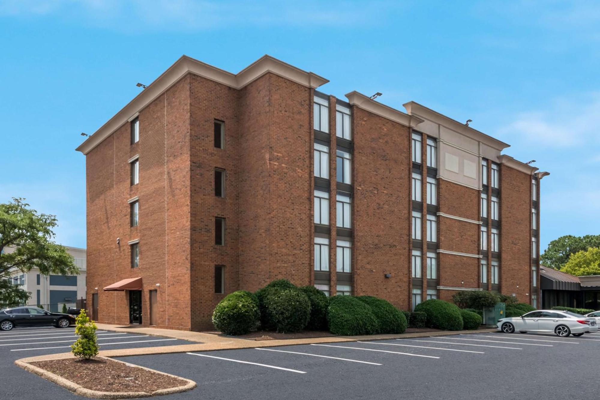 Best Western Hampton Coliseum Inn Exterior photo