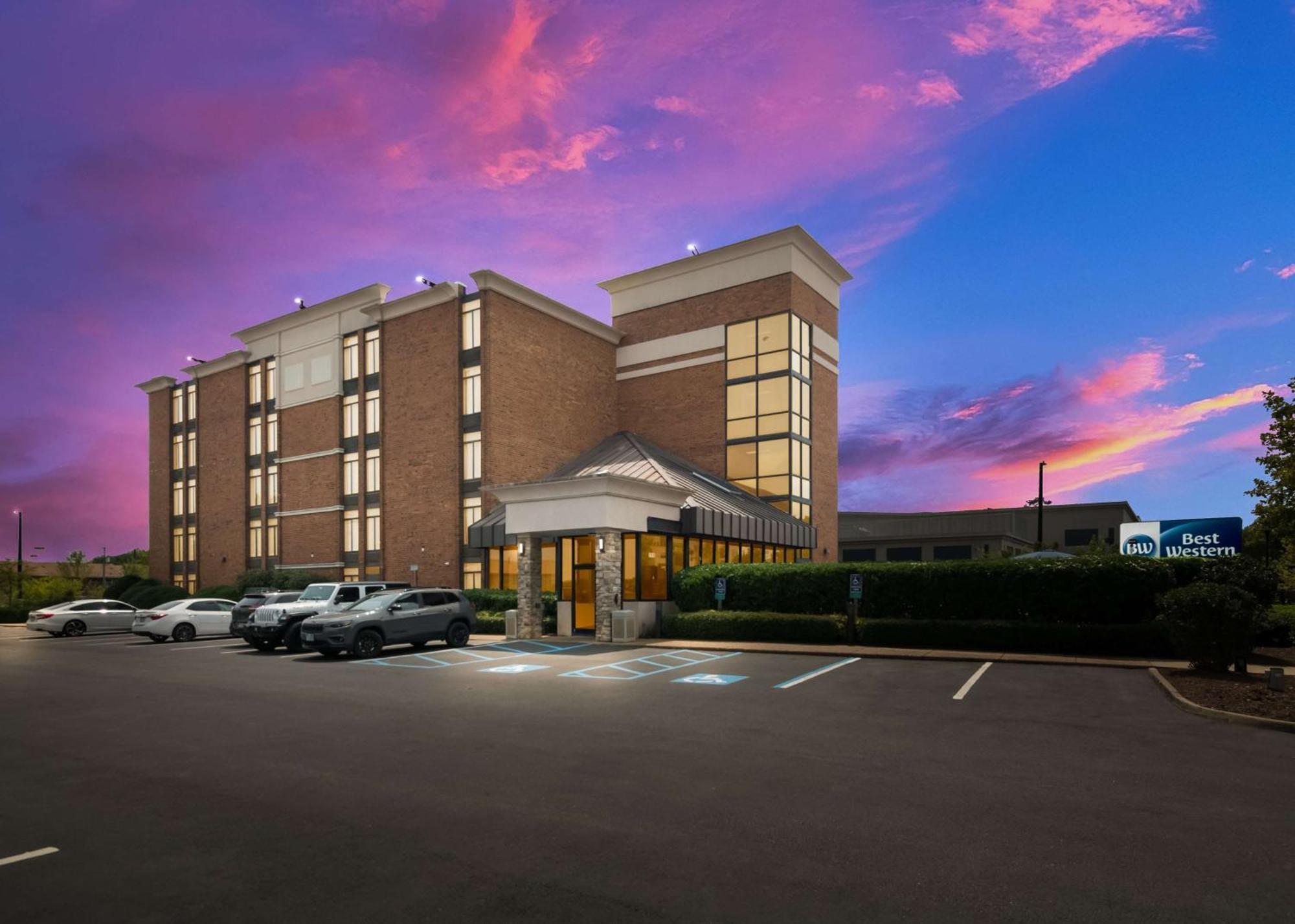 Best Western Hampton Coliseum Inn Exterior photo